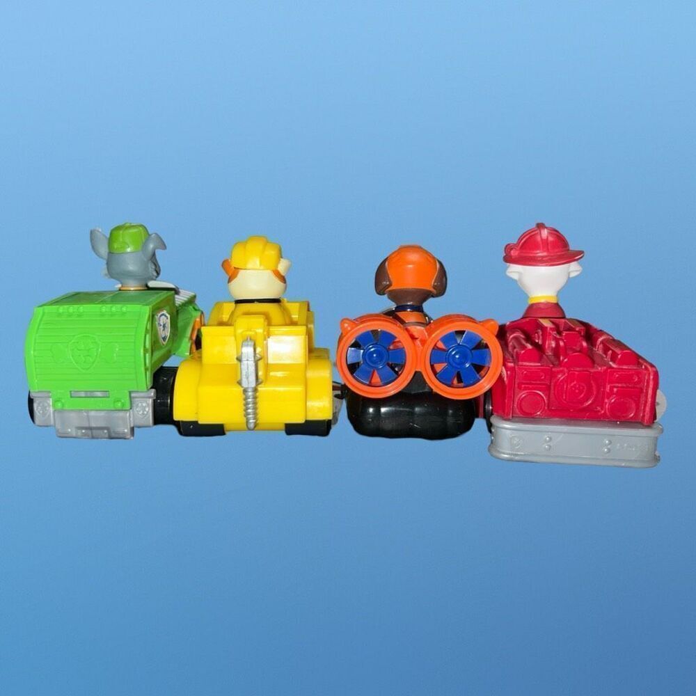 Paw Patrol Chase Tow Truck Everest Snowmobile Zuma Hoover Boat 8 Figures #3 - Picture 4 of 9